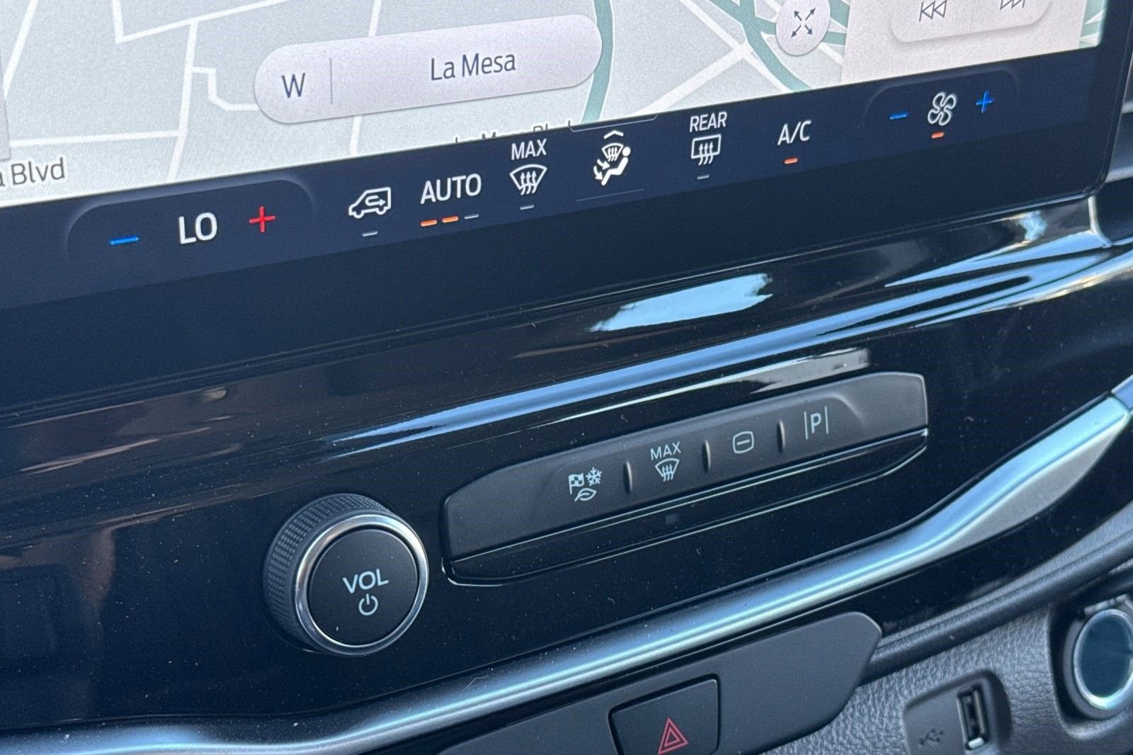 Used 2024 Ford Transit 350 XLT image 21