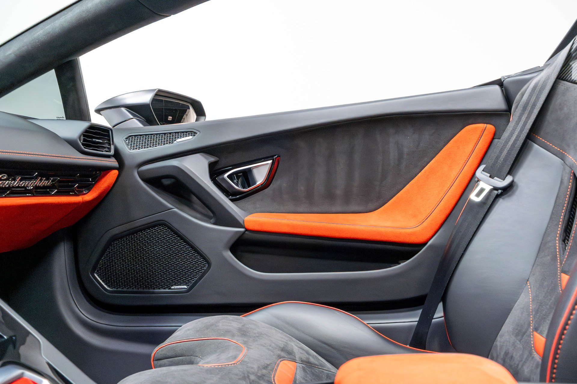Used 2021 Lamborghini Huracan EVO RWD image 17