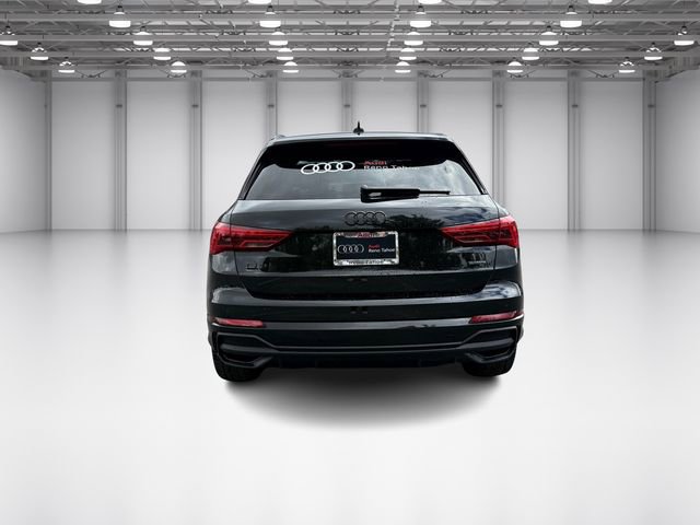 Certified 2025 Audi Q3 2.0T Premium image 3