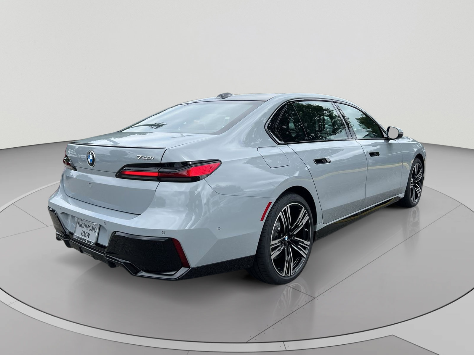 New 2025 BMW 740i xDrive w/ Executive Package AWD/4WD image 5