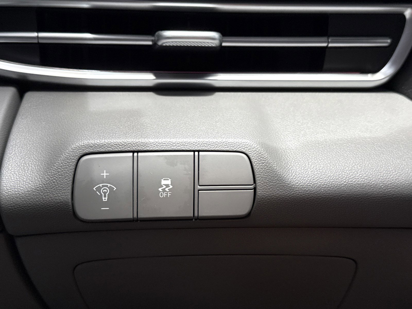 Certified 2024 Hyundai Elantra SEL image 18