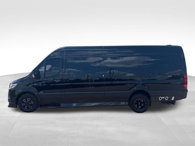 Used 2024 Mercedes-Benz Sprinter 3500 video 2
