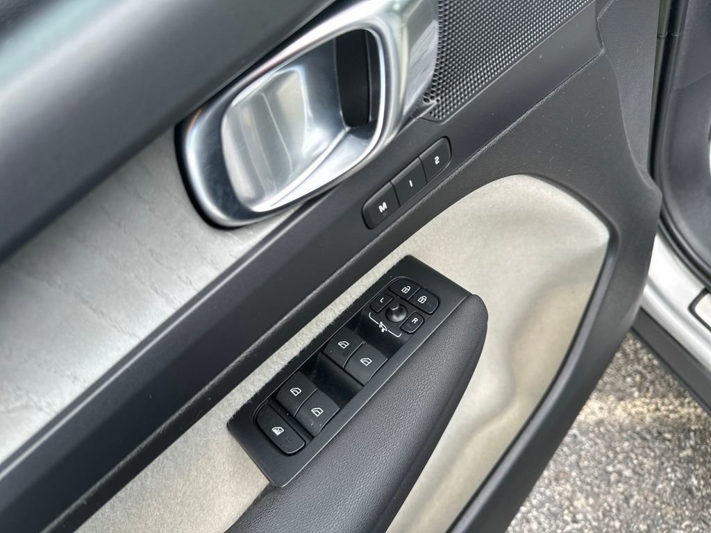 Used 2023 Volvo XC40 B5 Plus w/ Driver Assist Package image 11