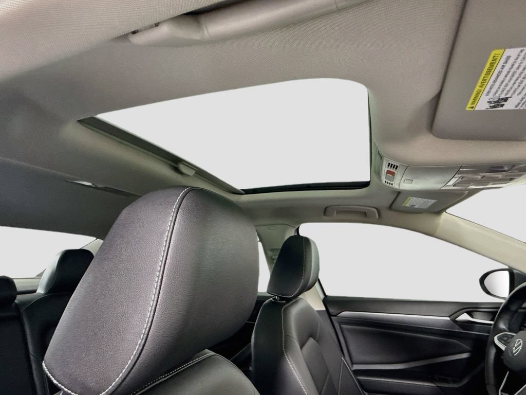 Used 2024 Volkswagen Jetta SE w/ Panoramic Sunroof Package FWD image 18