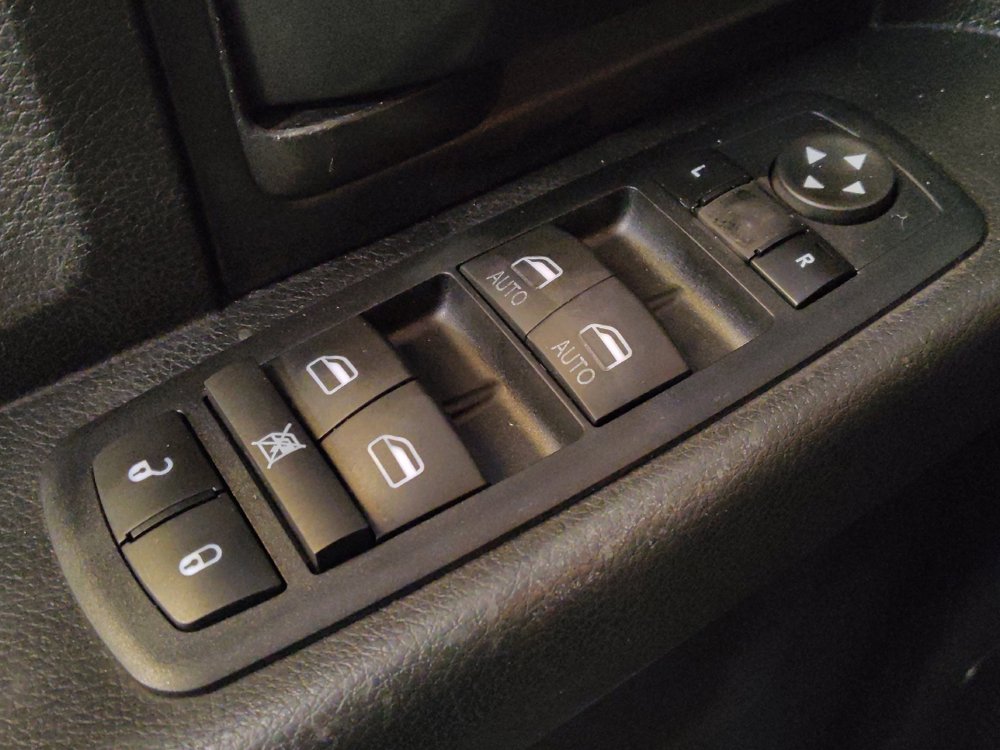 Used 2017 RAM 1500 Express RWD image 27