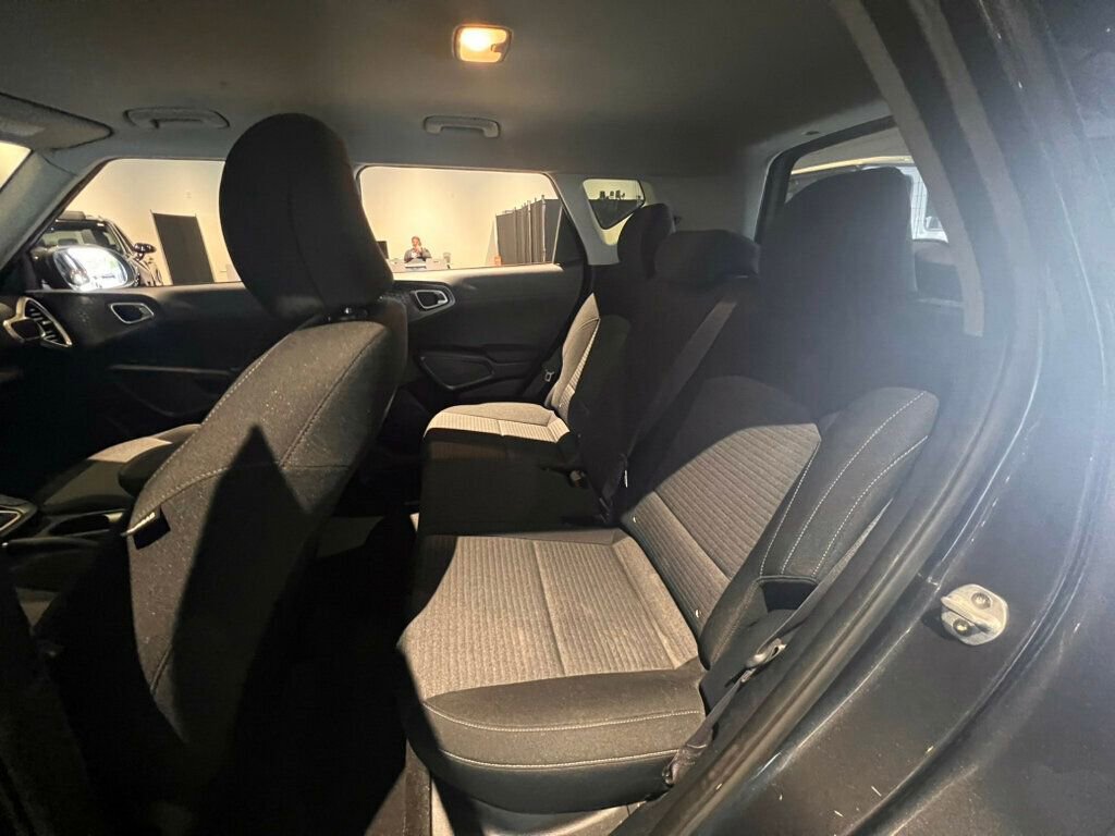 Used 2020 Kia Soul S FWD image 22