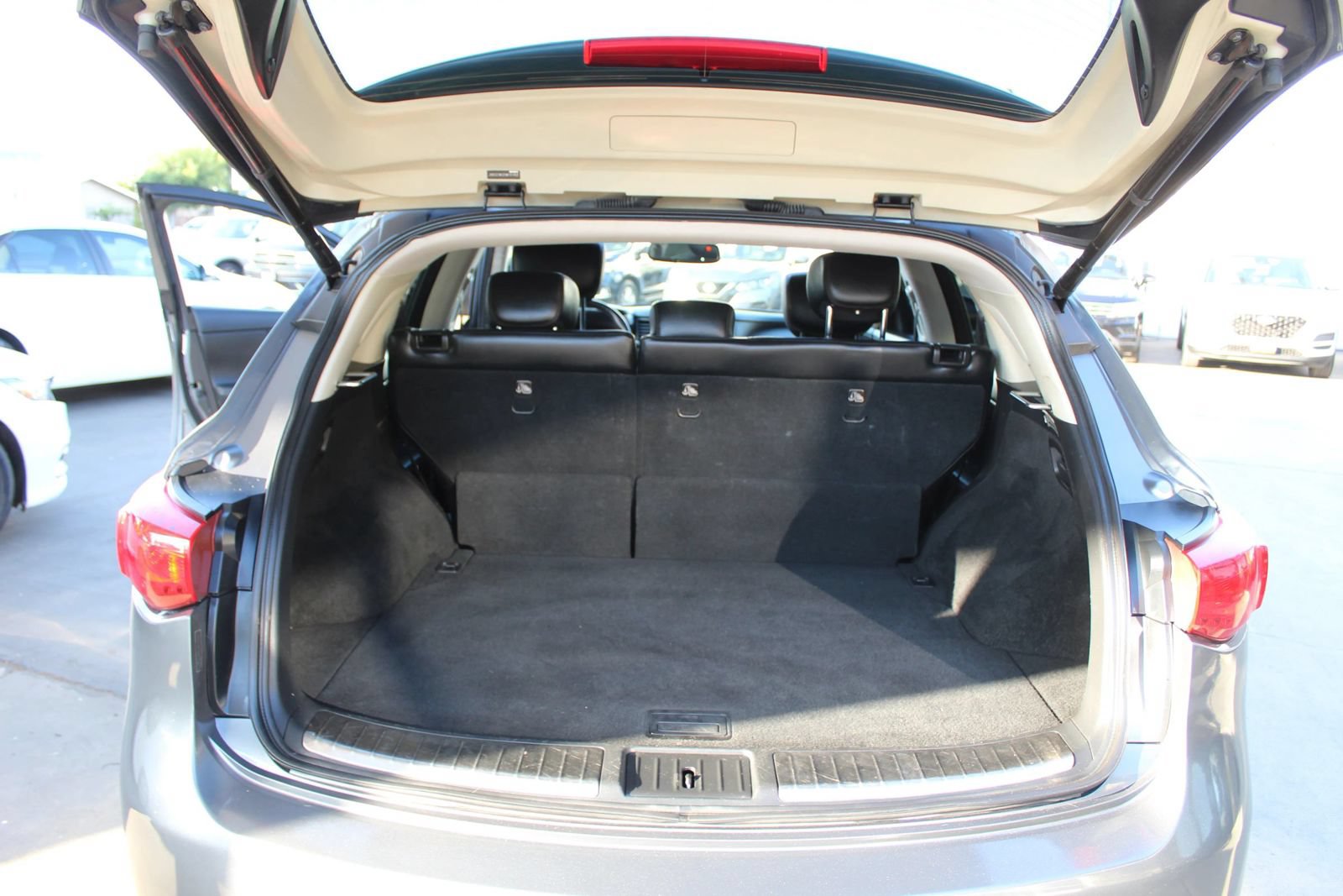 Used 2017 INFINITI QX70 2WD image 36