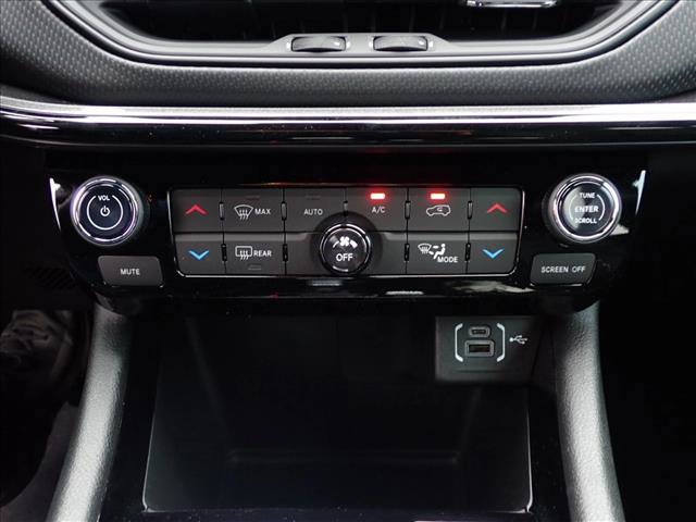 New 2026 Jeep Compass Latitude AWD/4WD image 19