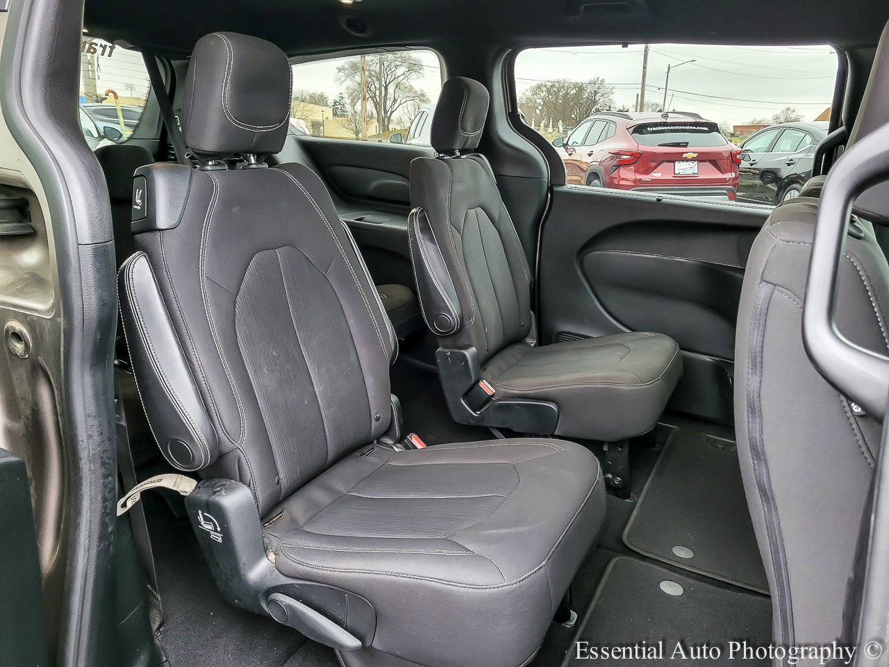 Used 2018 Chrysler Pacifica Touring Plus image 30