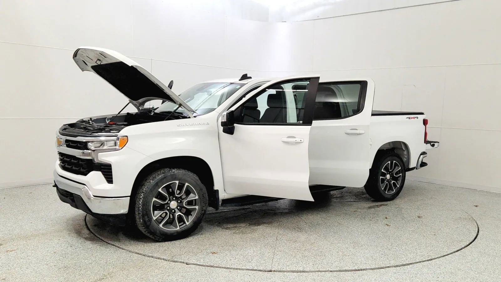 Used 2023 Chevrolet Silverado 1500 LT image 10