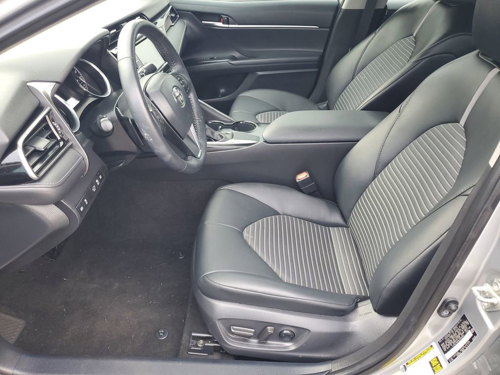 Used 2020 Toyota Camry SE image 5
