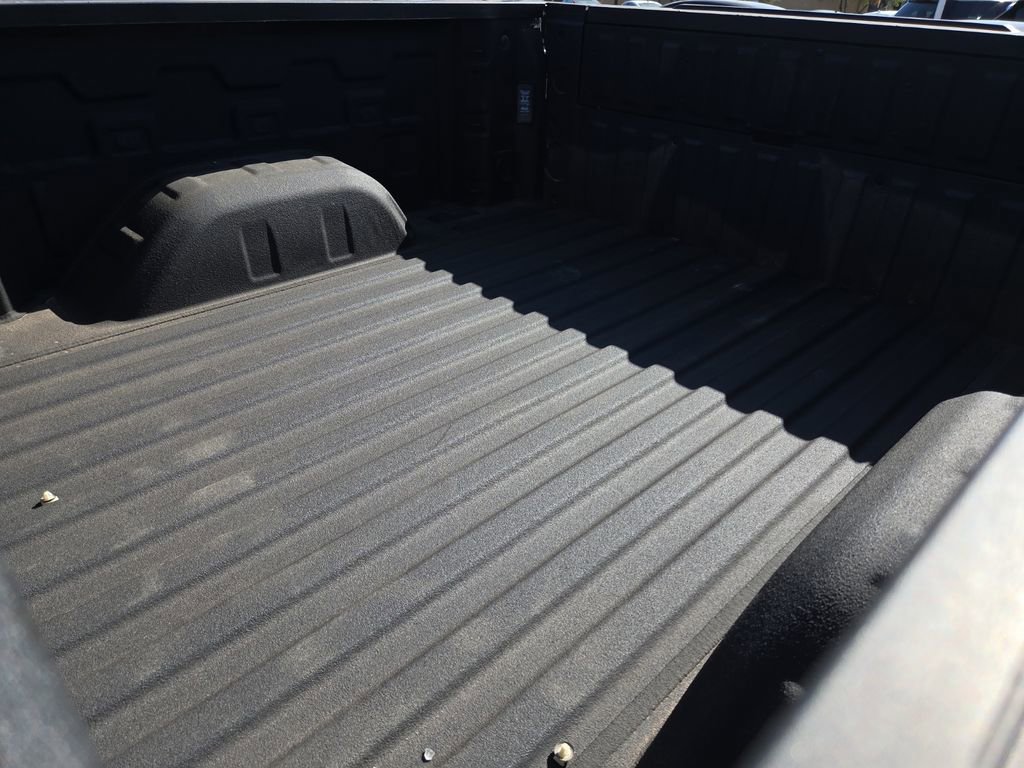 Used 2024 GMC Sierra 1500 SLT image 9