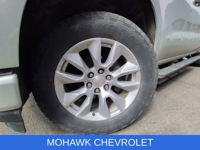 Used 2020 Chevrolet Silverado 1500 Custom w/ Custom Value Package AWD/4WD image 8