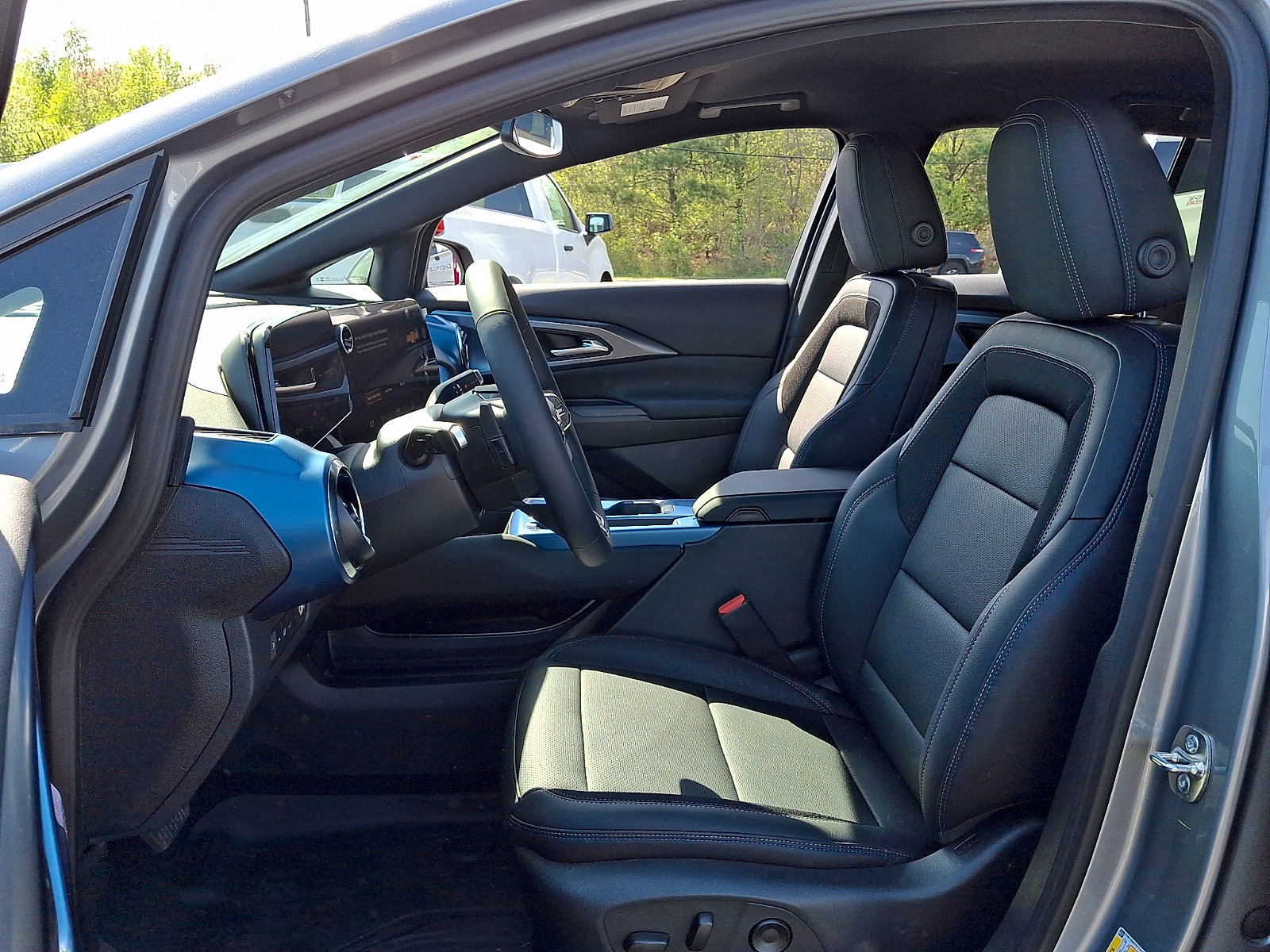 New 2026 Chevrolet Equinox EV LT FWD image 10