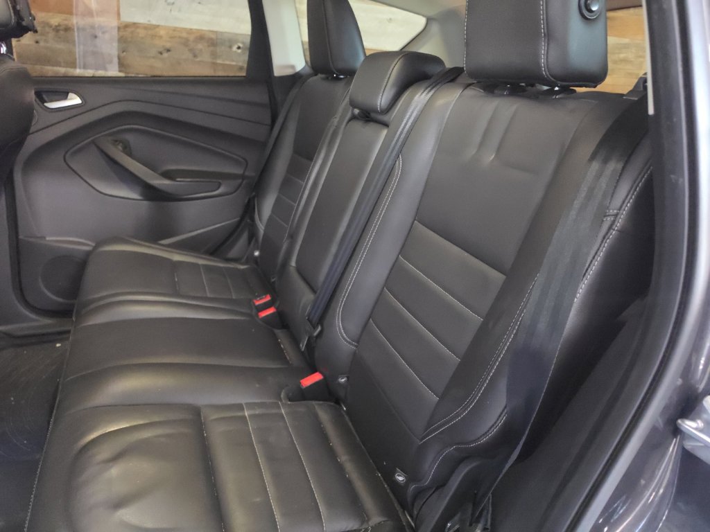 Used 2015 Ford Escape Titanium w/ Equipment Group 301A AWD/4WD image 9