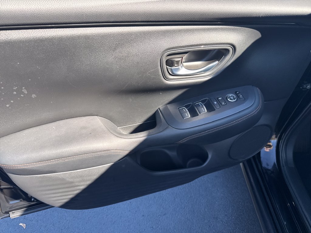 Certified 2025 Honda HR-V Sport image 9