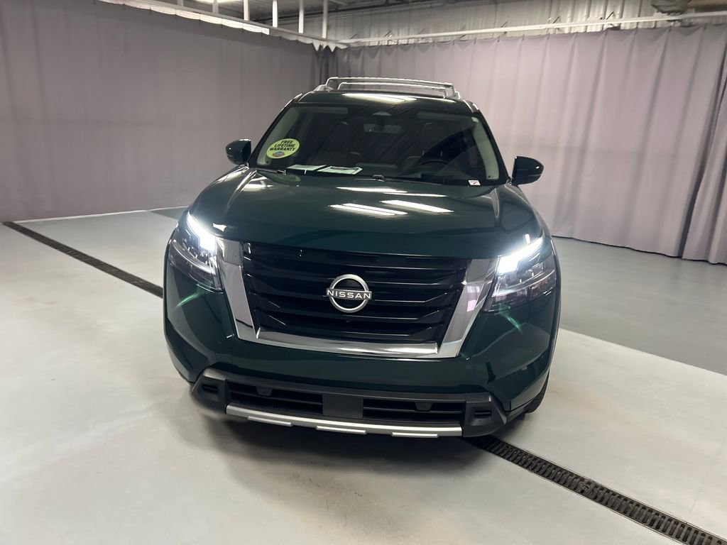 Used 2024 Nissan Pathfinder Platinum w/ Cargo Package image 2