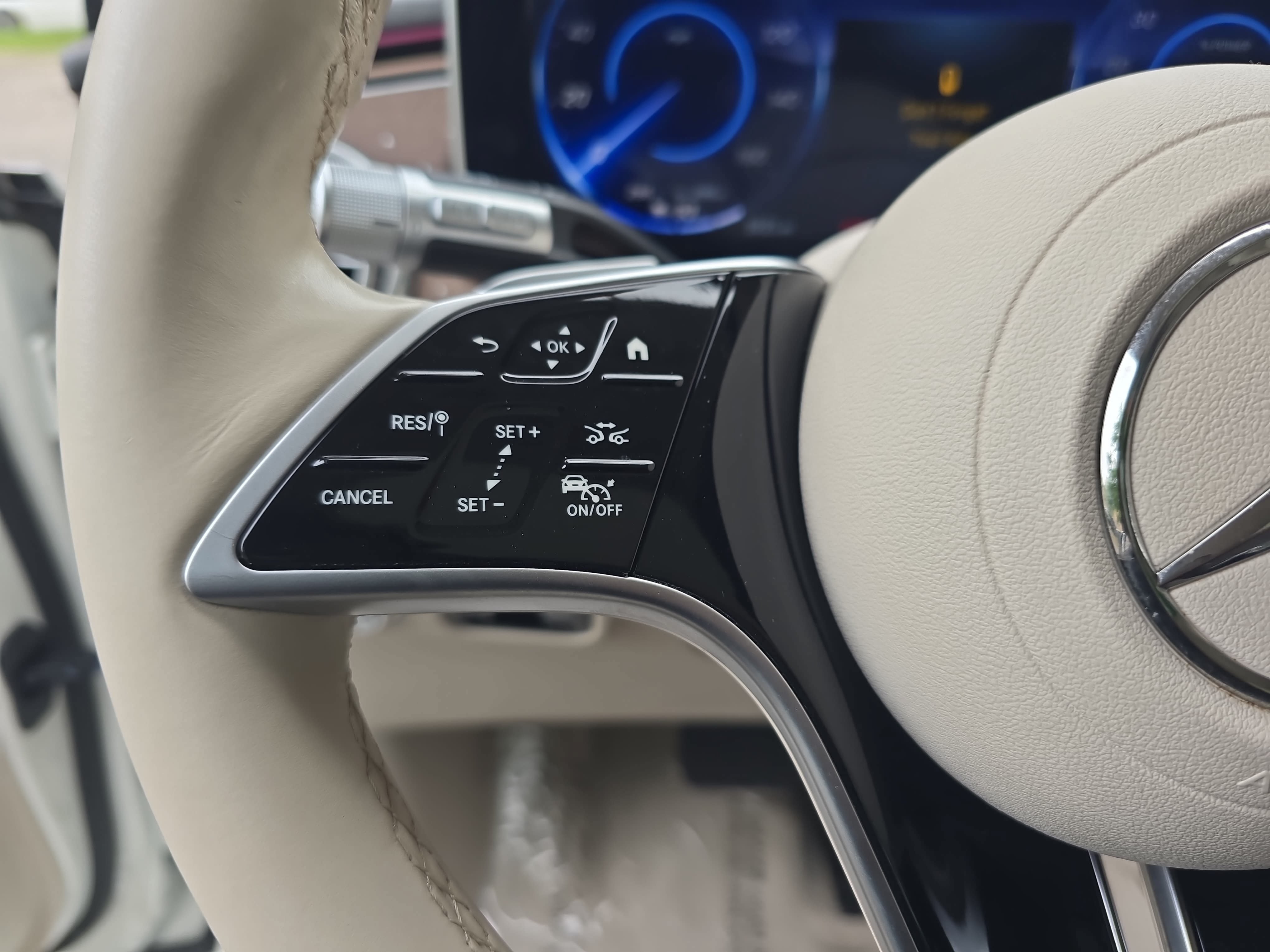 Certified 2023 Mercedes-Benz EQS 450+ SUV image 17
