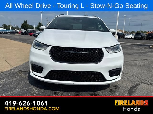 Used 2023 Chrysler Pacifica Touring-L w/ S Appearance Package AWD/4WD image 8