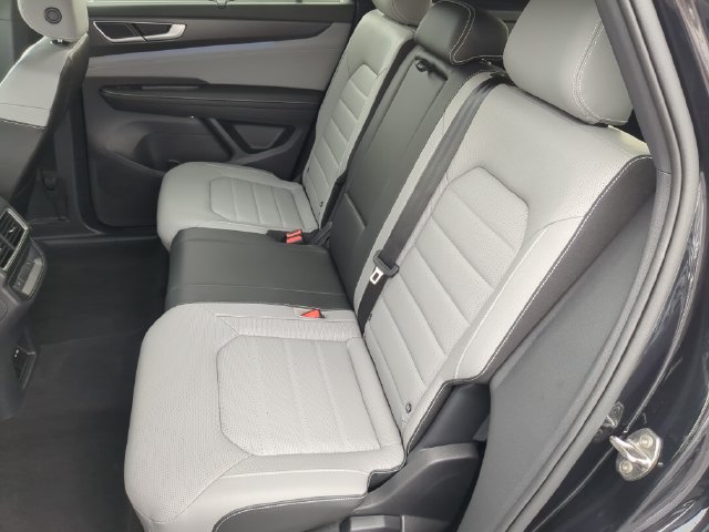 Used 2025 Volkswagen Atlas Cross Sport SEL R-Line AWD/4WD image 21