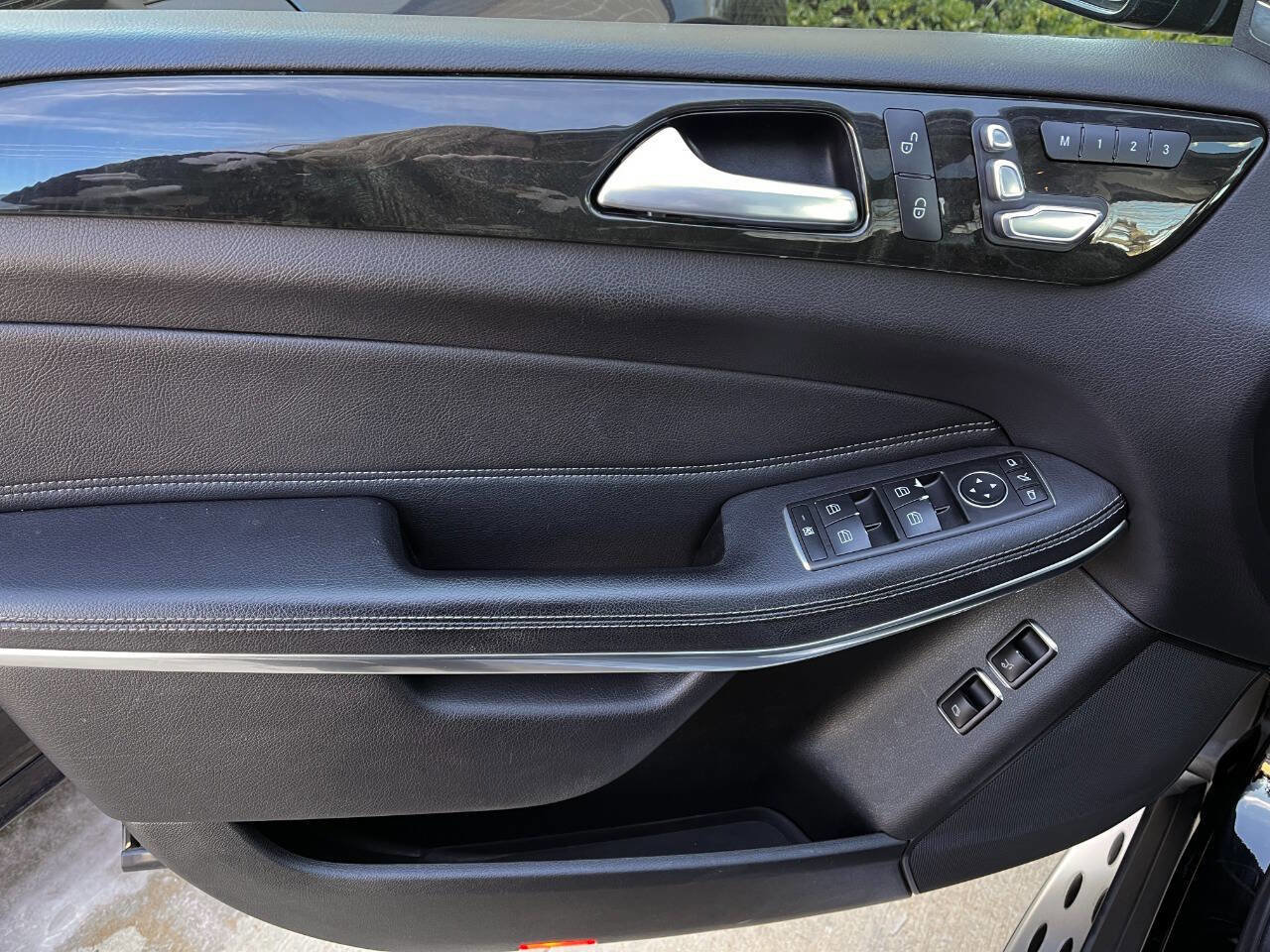 Used 2018 Mercedes-Benz GLS 550 4MATIC w/ Driver Assistance Package image 8