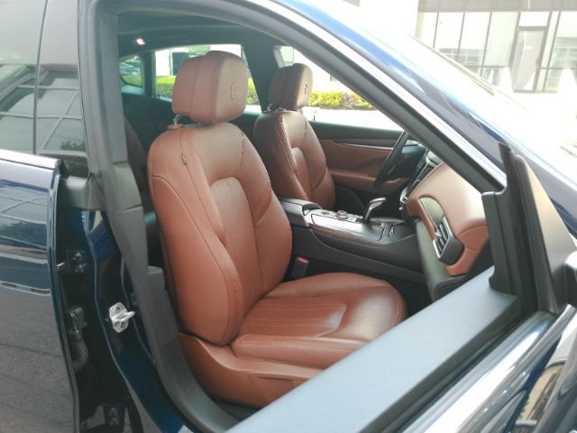 Used 2021 Maserati Levante AWD/4WD image 20