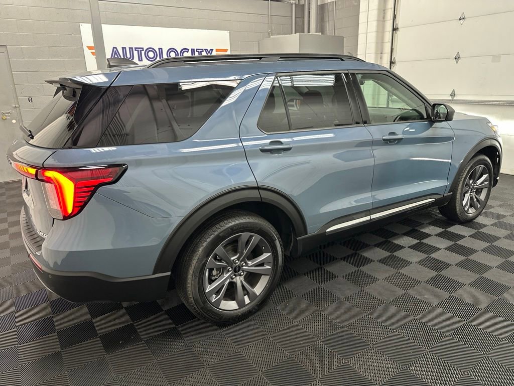 Used 2025 Ford Explorer Active w/ Active Comfort Package AWD/4WD image 11