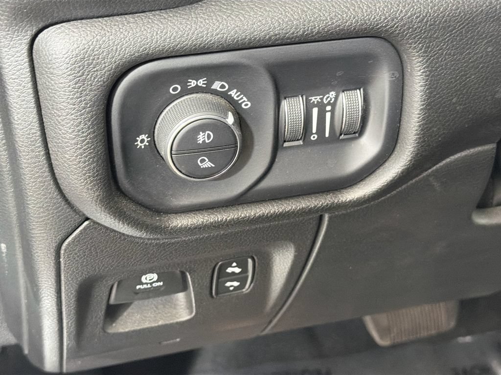 Used 2023 RAM 1500 Laramie AWD/4WD image 12