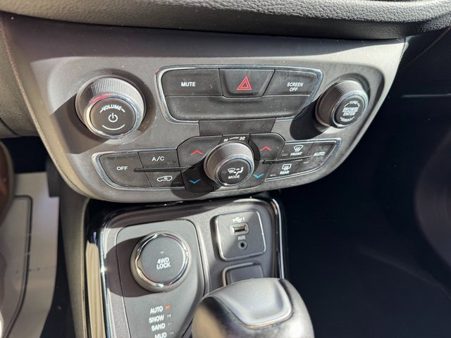 Used 2019 Jeep Compass Limited image 16