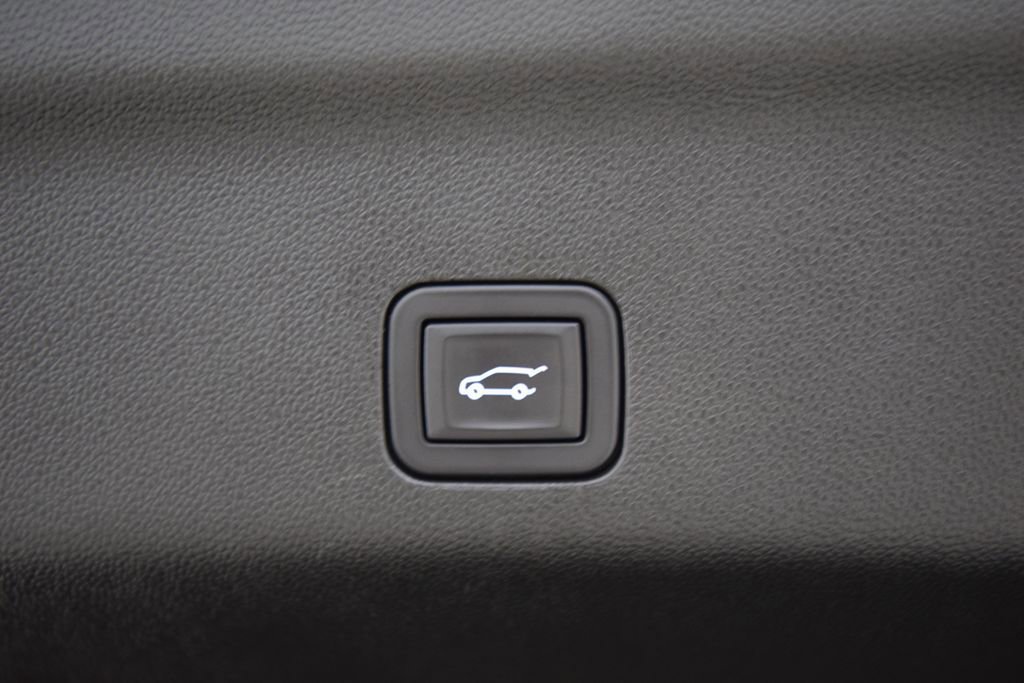 Used 2024 GMC Yukon Denali Ultimate AWD/4WD image 28