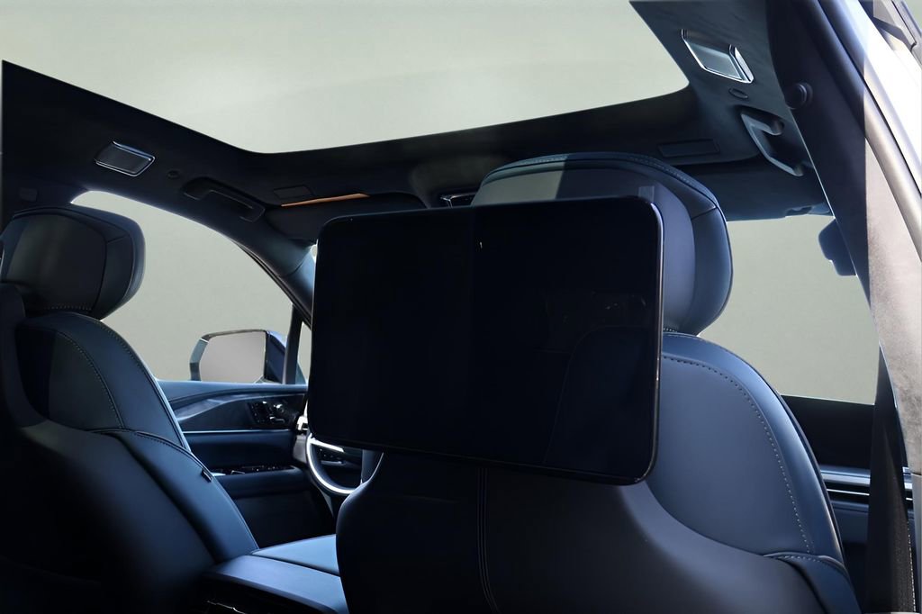 New 2025 Cadillac Escalade IQ Sport 2 w/ LPO, ONYX Package image 23
