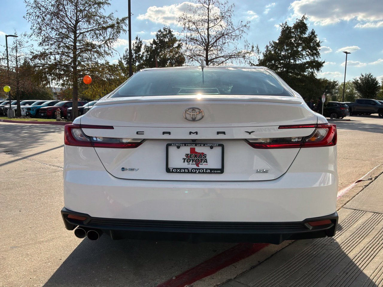 Used 2026 Toyota Camry SE FWD image 7