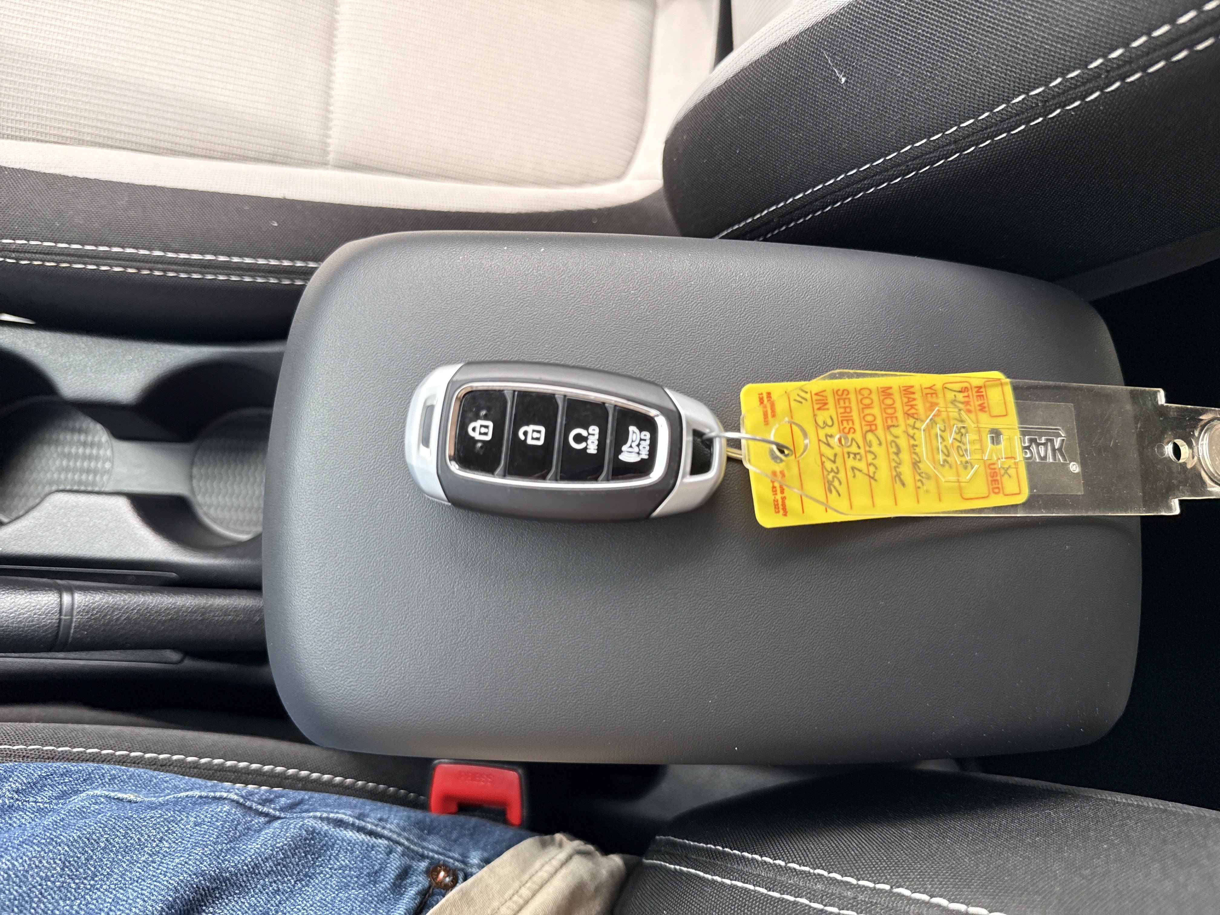Certified 2025 Hyundai Venue SEL FWD image 12