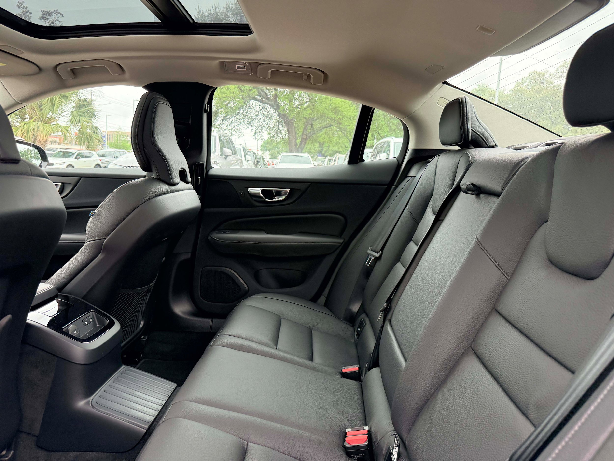 Certified 2025 Volvo S60 T8 Plus AWD/4WD image 11