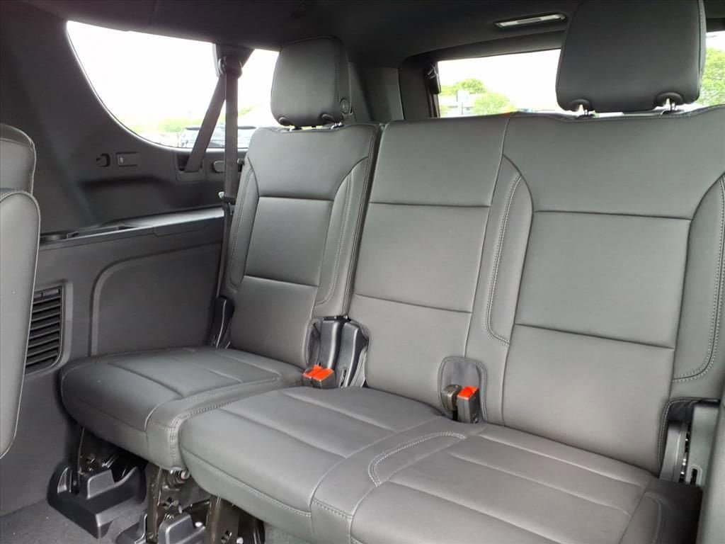 New 2026 Chevrolet Suburban Z71 w/ Z71 Off-Road Package AWD/4WD image 20