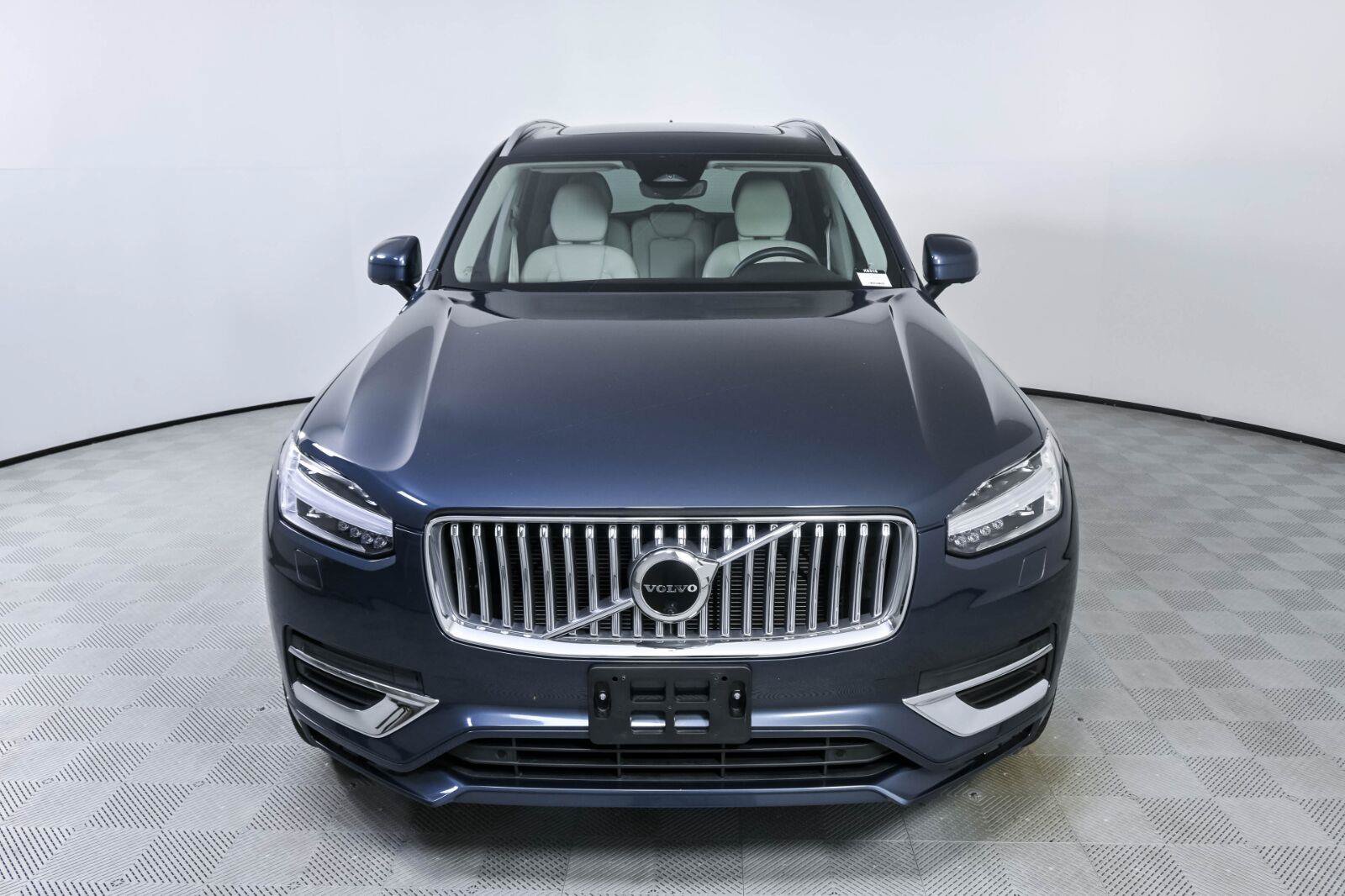 Used 2023 Volvo XC90 B6 Plus w/ Protection Package Premier AWD/4WD image 36