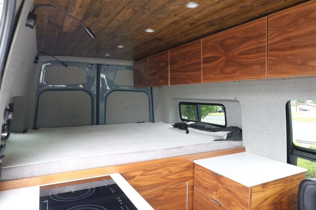 Used 2025 Mercedes-Benz Sprinter 2500 image 32
