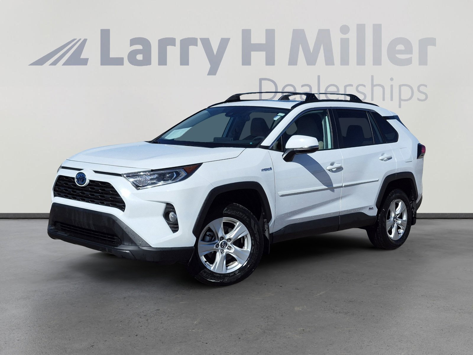 Used 2021 Toyota RAV4 XLE w/ Convenience Package AWD/4WD image 1