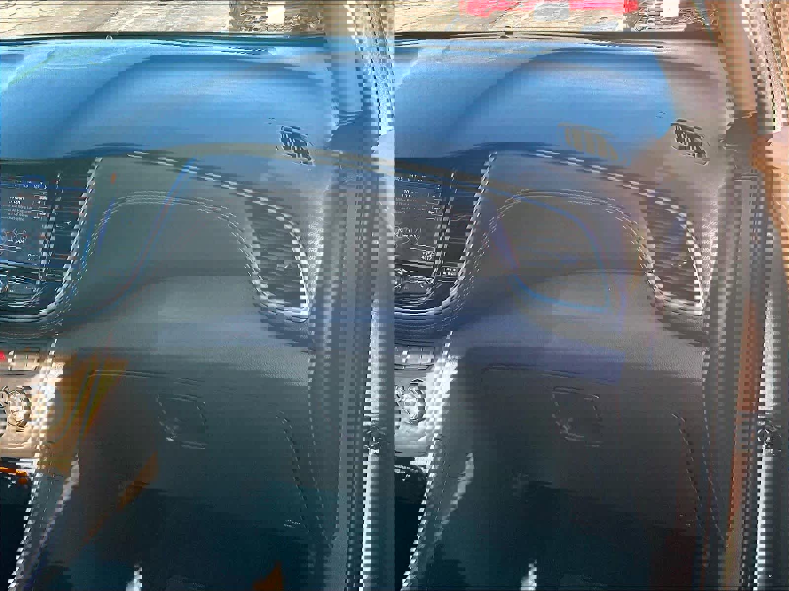 Used 2022 Chevrolet Trax LT image 13