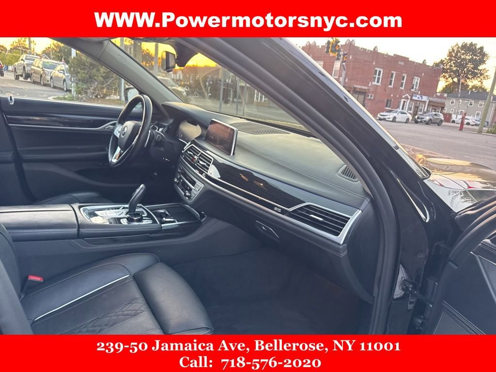 Used 2020 BMW 750i xDrive w/ Executive Package image 13