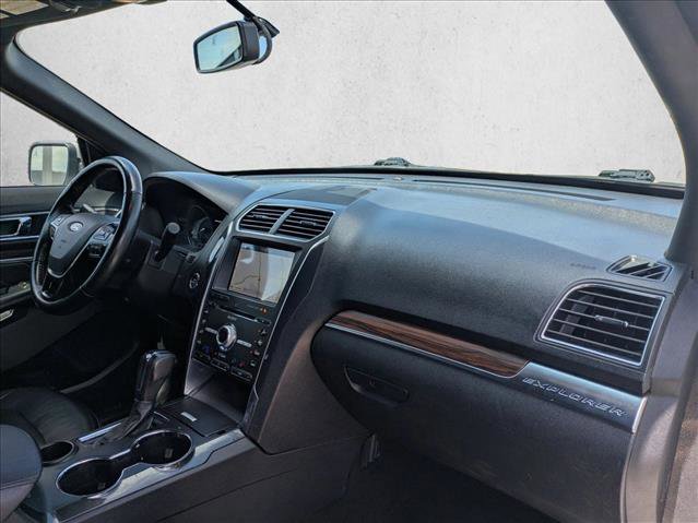 Used 2019 Ford Explorer Limited w/ Class III Trailer Tow Package FWD image 21