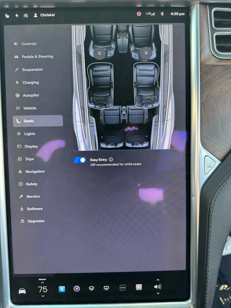 Used 2017 Tesla Model X 90D image 26