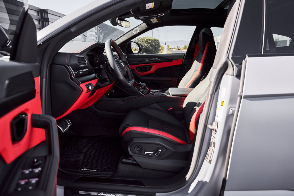 Used 2024 Lamborghini Urus S AWD/4WD image 34