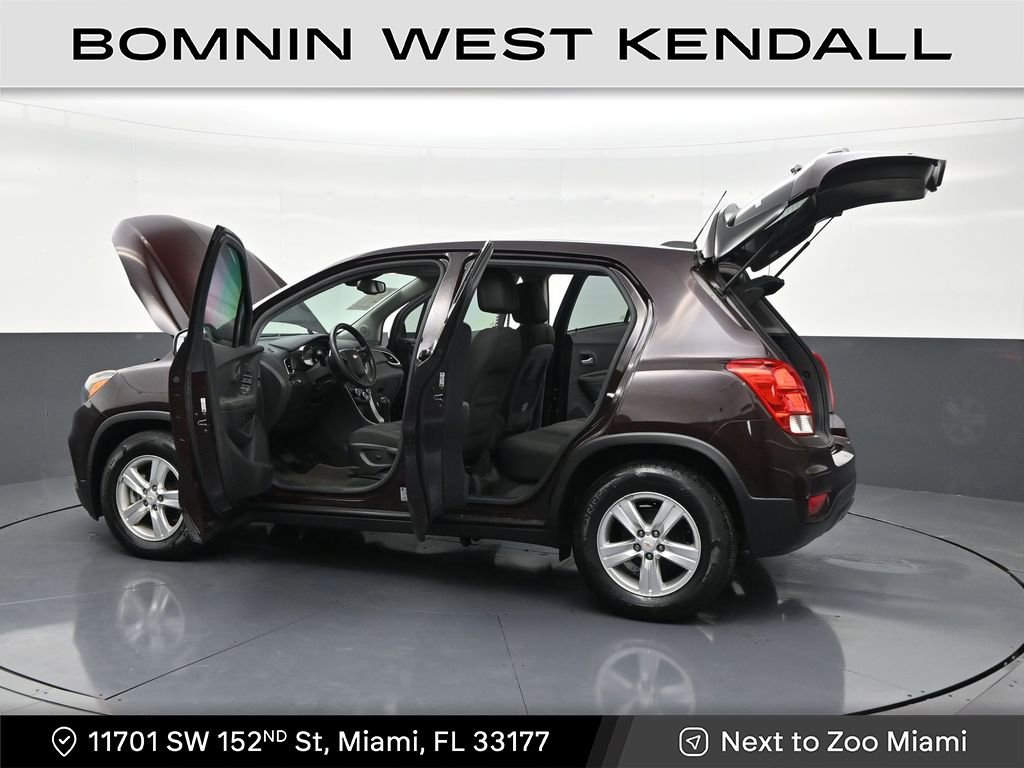 Used 2021 Chevrolet Trax LS image 31