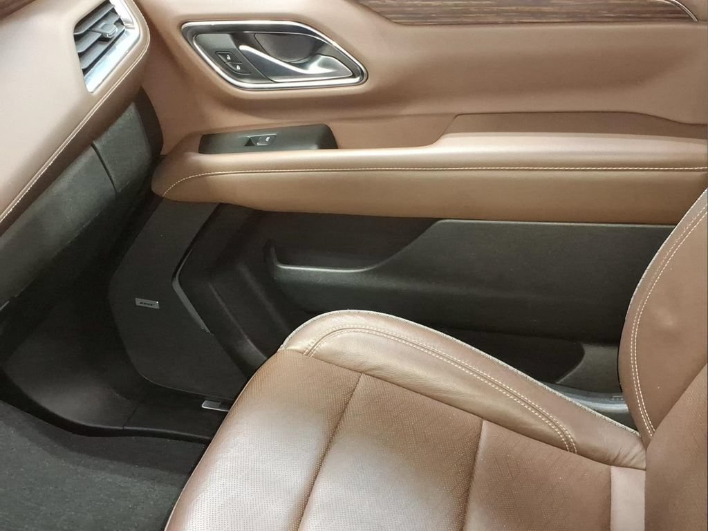 Used 2022 Chevrolet Suburban High Country w/ LPO, Illumination Package AWD/4WD image 22