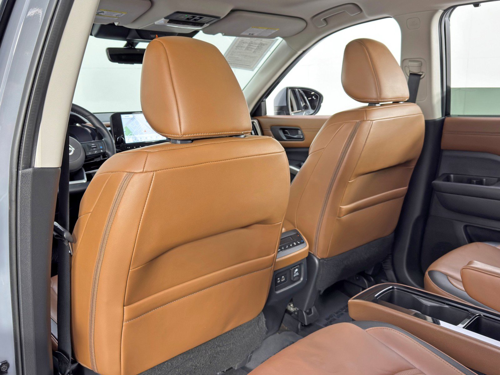 Used 2023 Nissan Pathfinder Platinum image 36