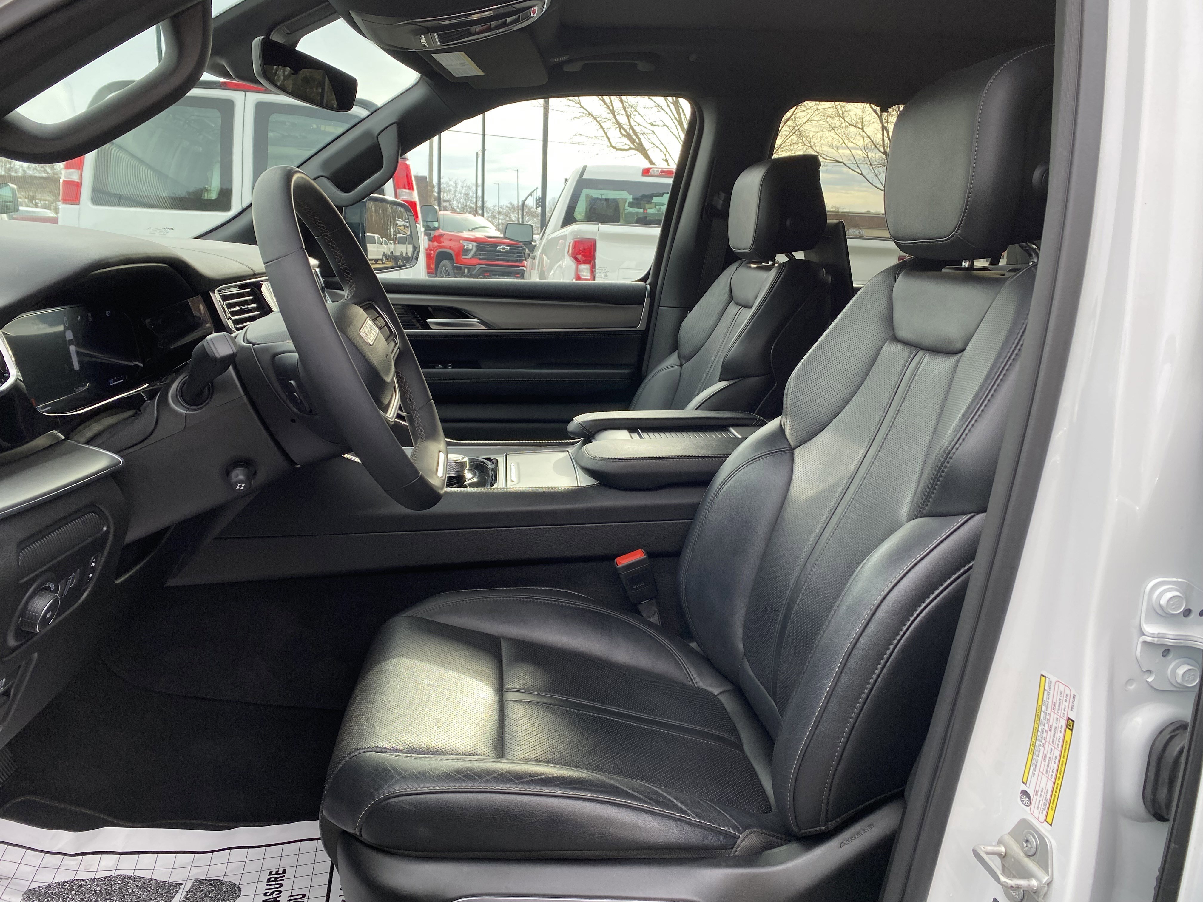 Used 2023 Jeep Wagoneer Series II image 16