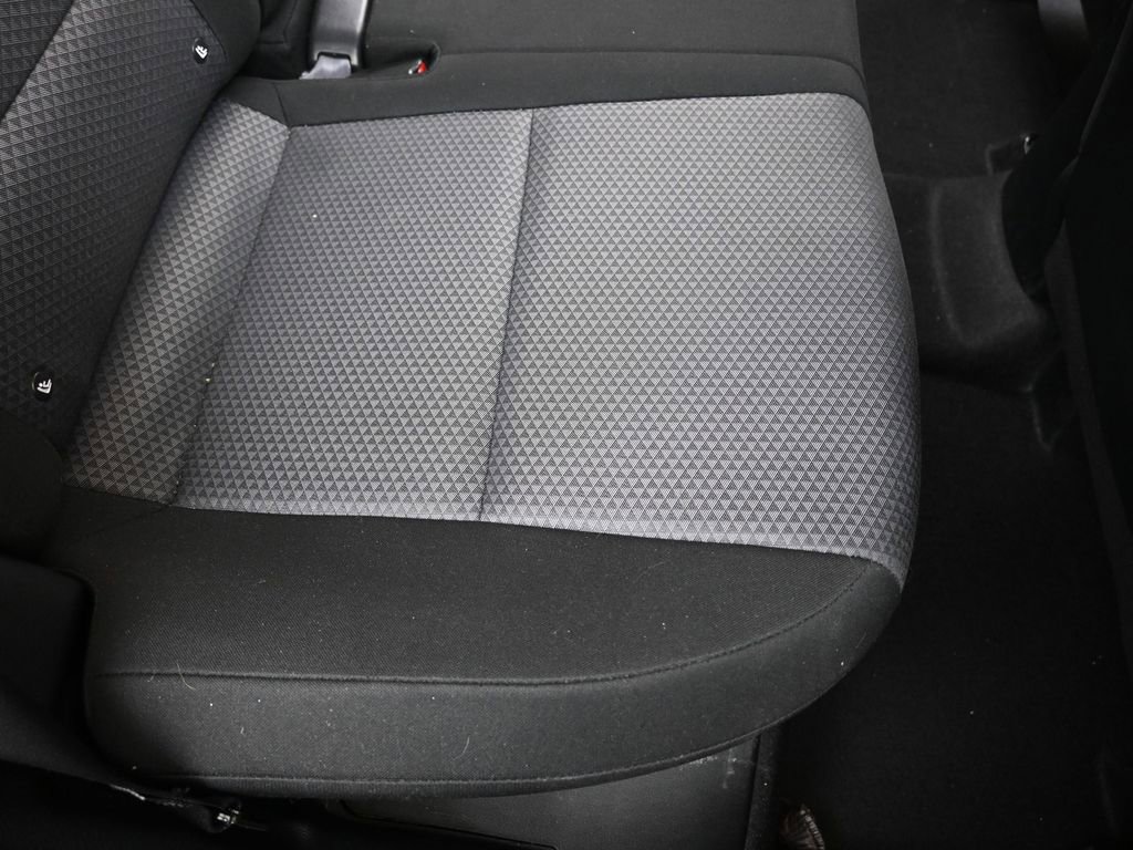 Used 2025 Kia Soul LX w/ LX Technology Package FWD image 16