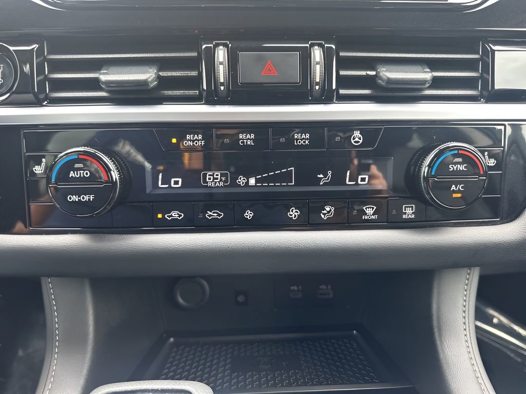 Used 2025 Nissan Pathfinder SL image 20