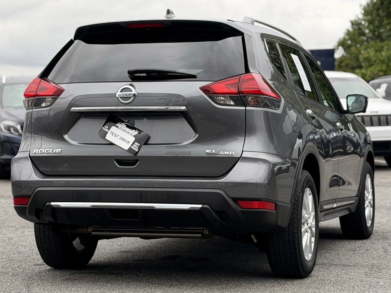 Used 2017 Nissan Rogue SL AWD/4WD image 5